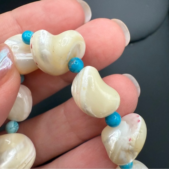 Elegant Vintage Cream Carved Shell and Turquoise Beaded Necklace - Picture 8 of 16